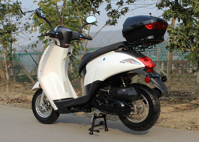 Loại ngang 50cc Xe tay ga công suất cao 2.5L Tiêu thụ dầu 4 thì