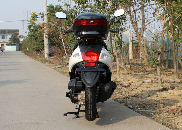 Loại ngang 50cc Xe tay ga công suất cao 2.5L Tiêu thụ dầu 4 thì