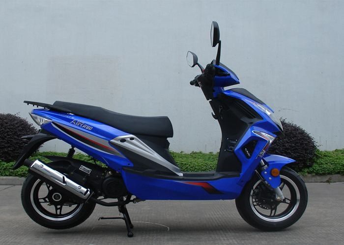 2 Stroke 1 xi lanh Động cơ dành cho người lớn màu xanh dành cho người lớn 150 Kg Công suất tải tối đa 2.0 Tiêu thụ dầu