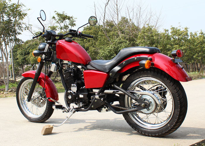 Xe máy Chopper 250cc màu đỏ 90 km / H Tiêu thụ dầu thấp với 5 hộp số tay