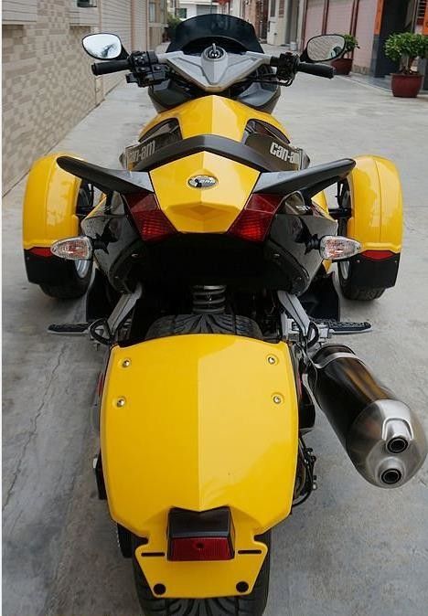 1000cc Can Am 3 Wheel Motorcycle, V - Twin 2 Front Wheel Motorcycle Liquid Cooled