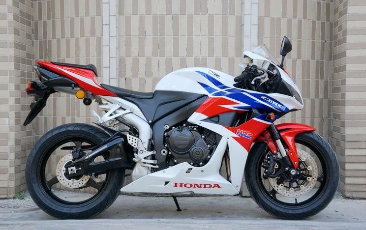 Xe mô tô Yamaha làm mát bằng chất lỏng, 600cc chạy bằng điện Xe máy nội tuyến Bốn xi lanh