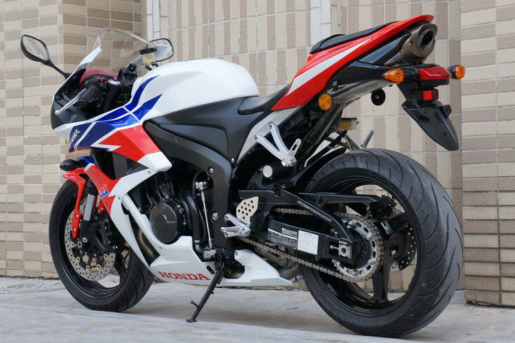 Xe mô tô Yamaha làm mát bằng chất lỏng, 600cc chạy bằng điện Xe máy nội tuyến Bốn xi lanh