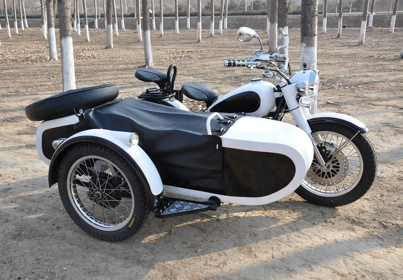 Trường Giang Phong cách 750cc Xe máy động cơ cao cấp Động cơ đôi với 3 chỗ ngồi