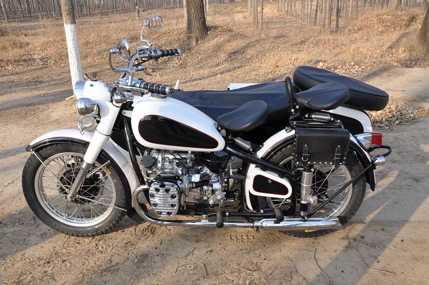 Trường Giang Phong cách 750cc Xe máy động cơ cao cấp Động cơ đôi với 3 chỗ ngồi