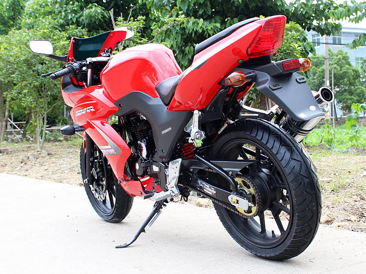 Xe đạp đường phố xi lanh đơn 4 thì làm mát bằng không khí, Hình dạng thông minh Xe máy thể thao 250cc