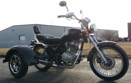 Xe tay ga 3 bánh làm mát bằng không khí 250cc với xi lanh đơn, hệ thống làm mát 4 thì