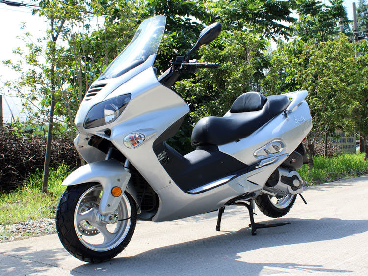 Động cơ làm mát bằng nước CVcc 300cc