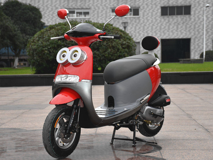 Làm mát bằng không khí 9.3hp / 7500rpm 12 